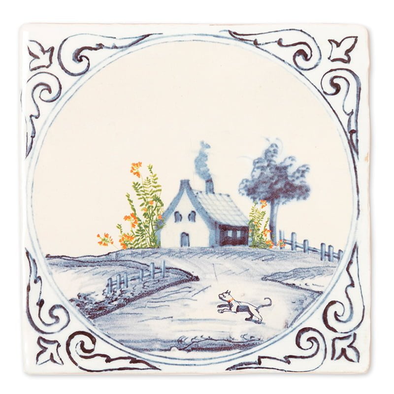 Tegeltje met nostalgisch landschap, huis, hond, bloemen en hekjes