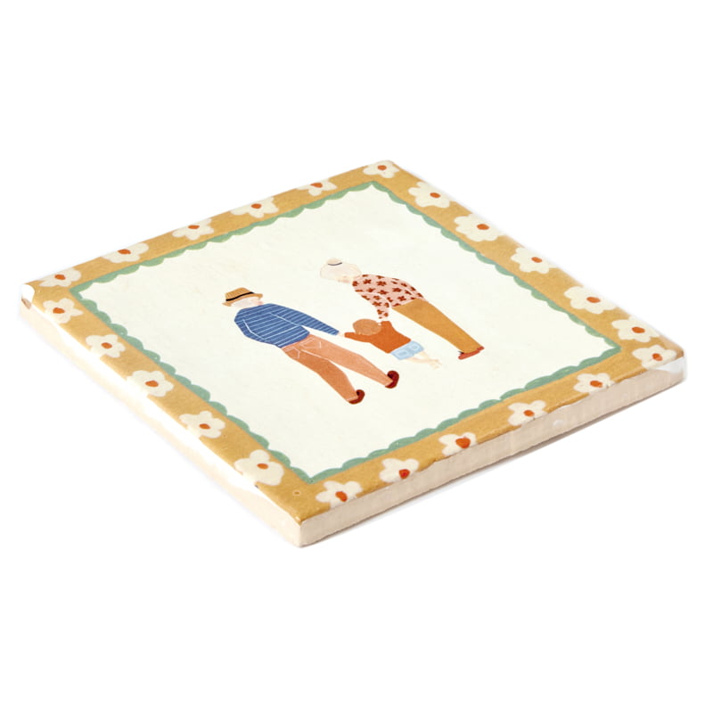 Tegeltje gezinswandeling bloemenrand pastelkleuren intieme sfeer
