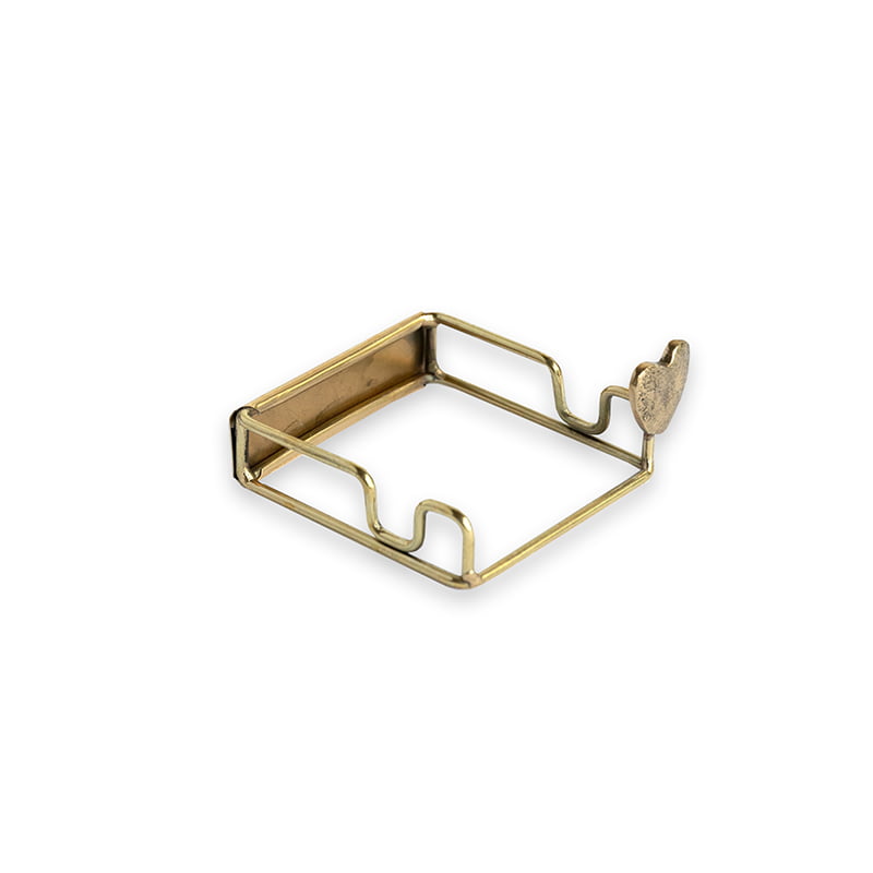 Gouden tegelhouder met een hartje in hoekig ontwerp