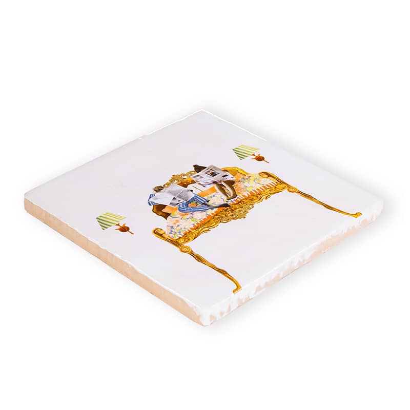 Huwelijkscadeau tegeltje met collagestoel en huisdecoratie