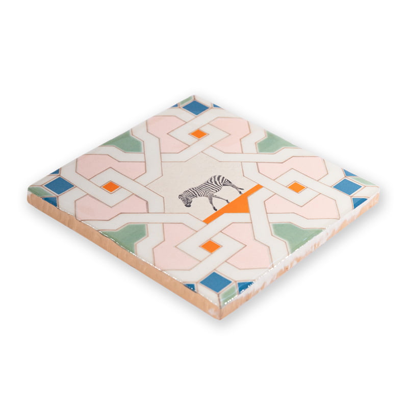 Tegeltje zebra geometrisch kleurrijk ontwerp op lichte achtergrond