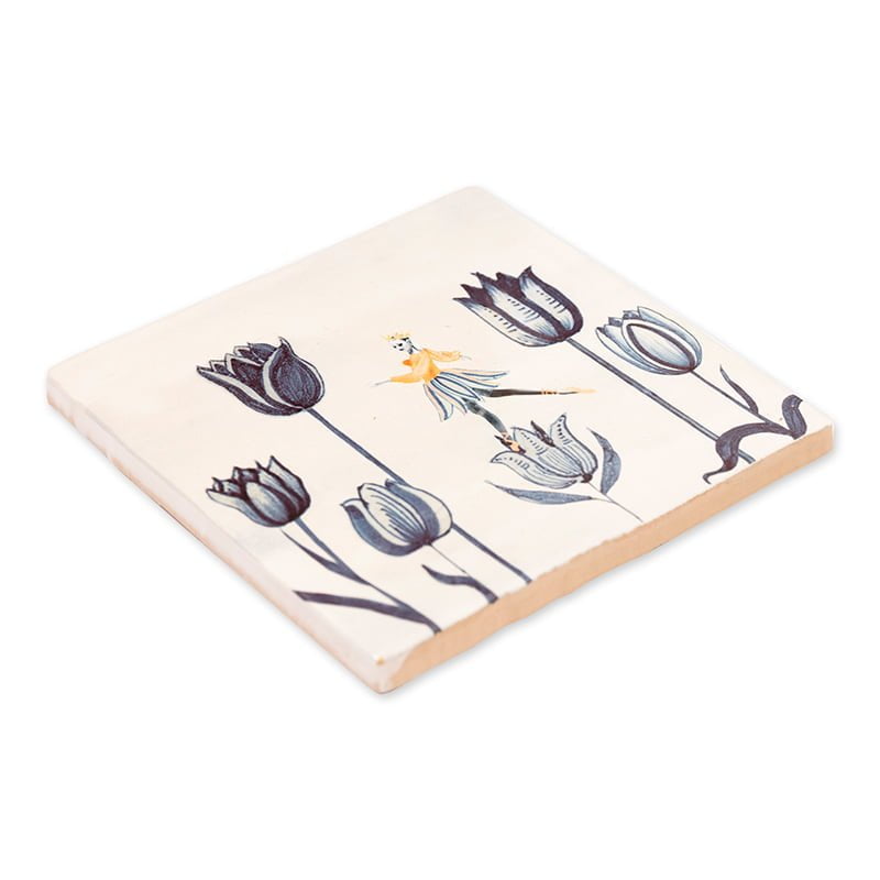Tegeltje met tulpen en een gele vogel in het midden