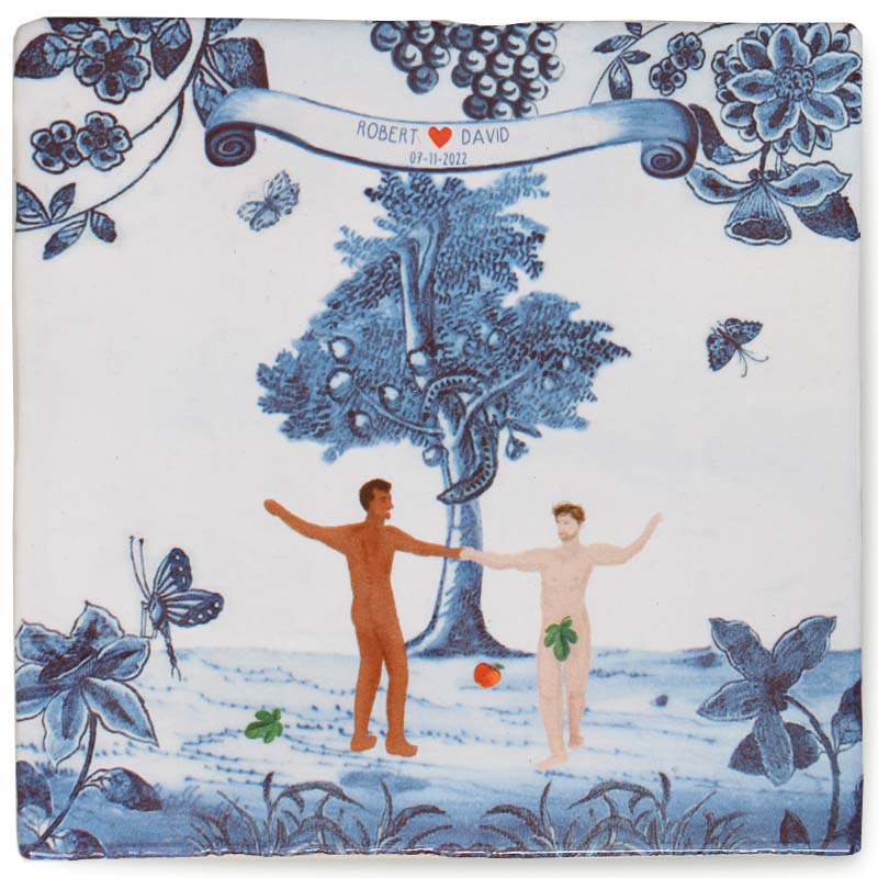 Huwelijkscadeau tegeltje met Adam en Eva, blauwe bloemenrand
