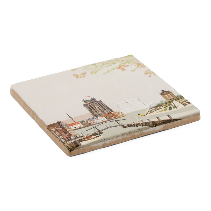 Tegeltje Dordrecht met historische gebouwen langs een gracht