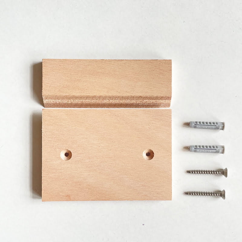 Houten muurbeugelset met twee pluggen en schroeven