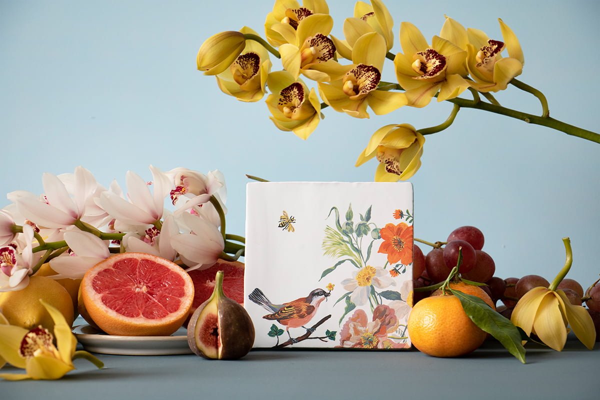 Tegeltje vogel bloem motief met fruit en bloemencompositie