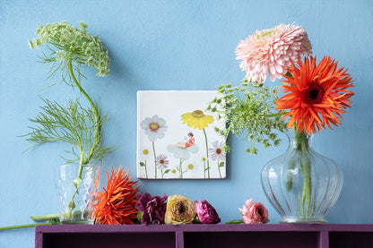 Tegeltje bloemenillustratie wanddecoratie met kleurrijke bloemen in vazen