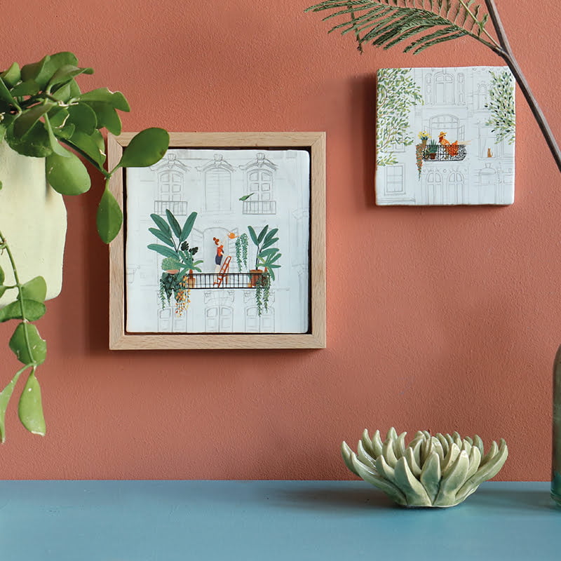 Nieuw huis cadeau tegeltje met balkonmotief aan wand