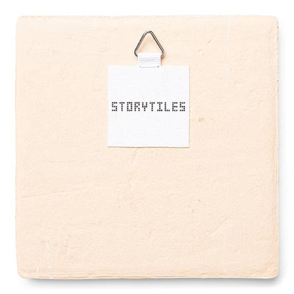 Tegeltje met ophanghaakje en Storytiles label