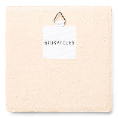 Geboortetegel achterkant met ophanghaakje en label StoryTiles