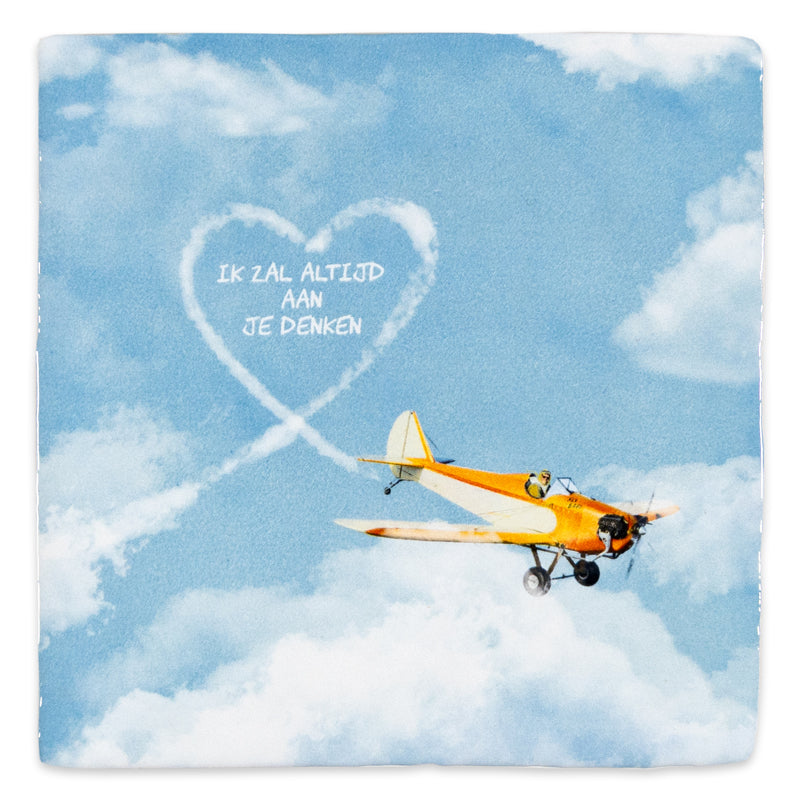 tegeltje vliegtuig schrijft hartje in de lucht gepersonaliseerd Nederlands