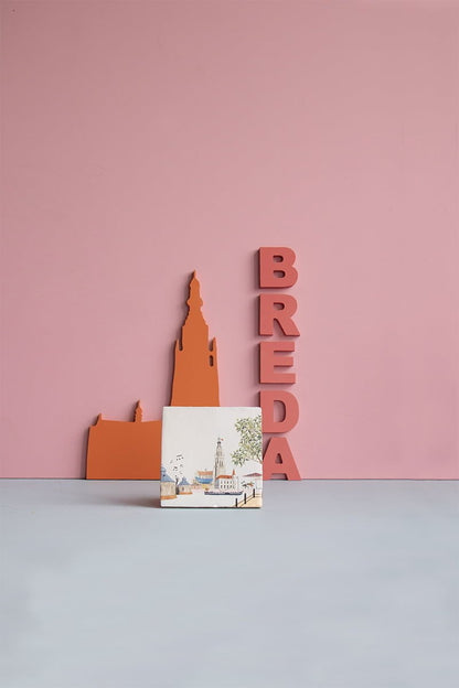 Tegeltje Breda met stadszicht en skyline silhoet achtergrond