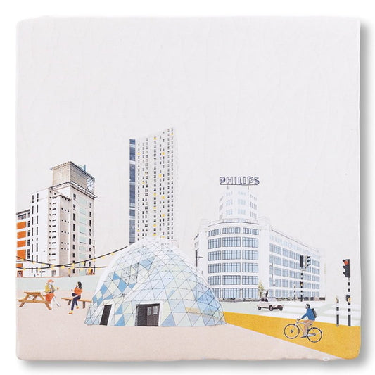 Tegeltje Eindhoven met moderne gebouwen en stadsdrukte afgebeeld