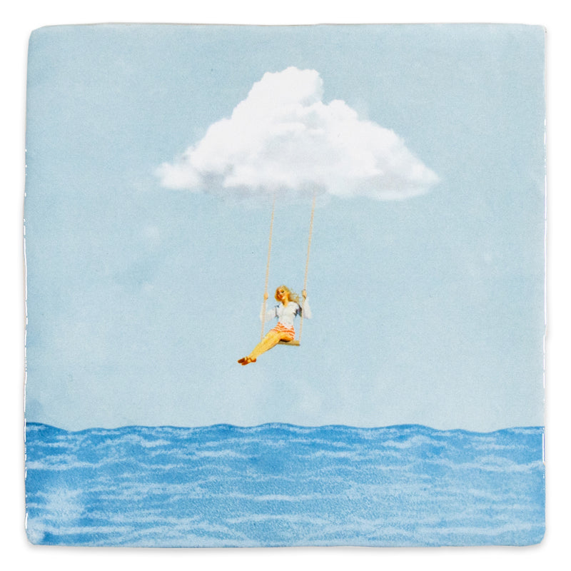 tegeltje headspace met vrouw op schommel aan een wolk