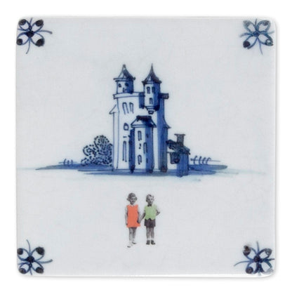 Mini tegeltje kasteel en kinderen met bloemen in hoeken