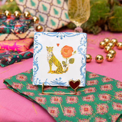 Bloemen met een tijger op een tegeltje