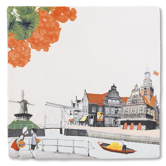 Tegeltje Alkmaar met bloemen, molen en historische gebouwen