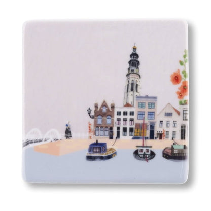 Mini tegeltje stad met huizen en schepen op rivier