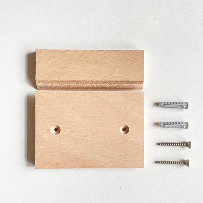 Houten muurbeugelset met twee pluggen en schroeven