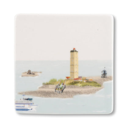 Mini tegeltje Terschelling met vuurtoren en boot op eiland in zee
