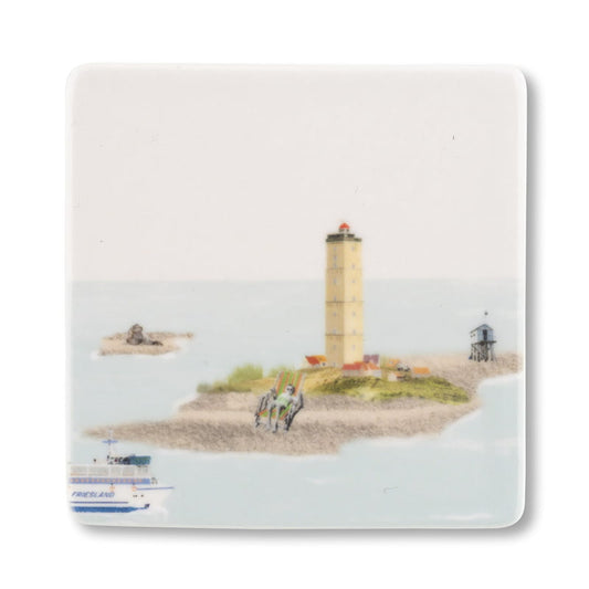 Mini tegeltje Terschelling met vuurtoren en boot op eiland in zee
