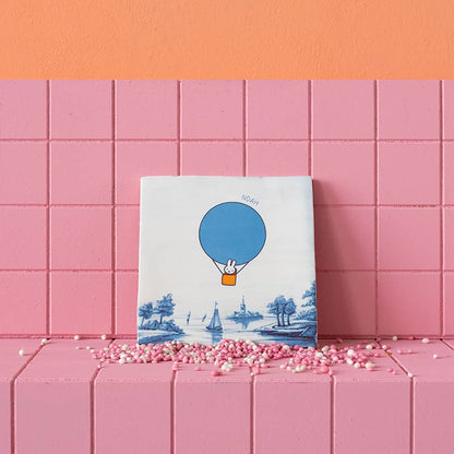 Geboortetegel ballon nijntje, roze achtergrond met muisjes