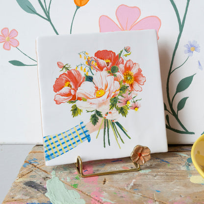 Sunny Bunch op gouden tegelhouder met bloem