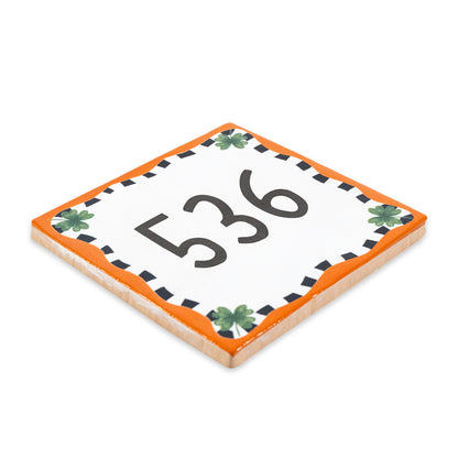 Huisnummertegeltje met klavertjes 4 van storytiles