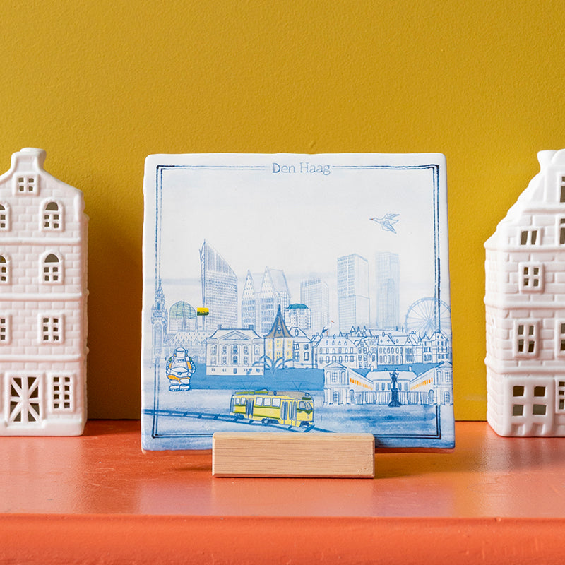 De Den haag stadstegel in een houten houder