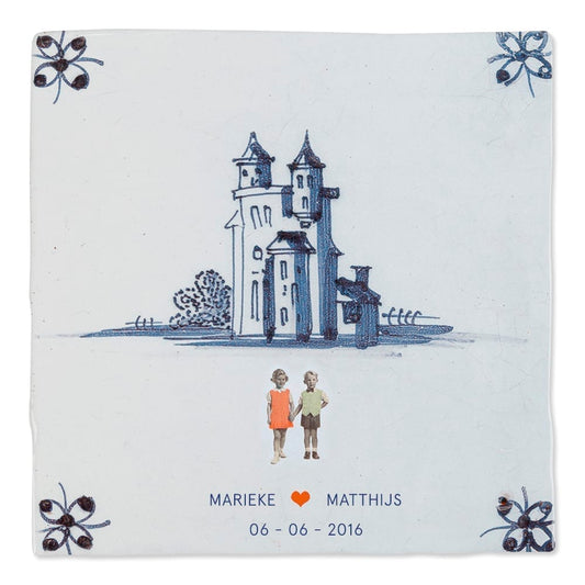 Huwelijkscadeau tegeltje met kasteel en kinderen. Te personaliseren met naam en datum