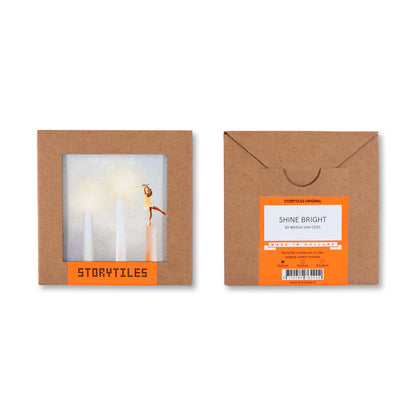 Voor- en achterkant van de verpakking van StoryTile Shine Bright
