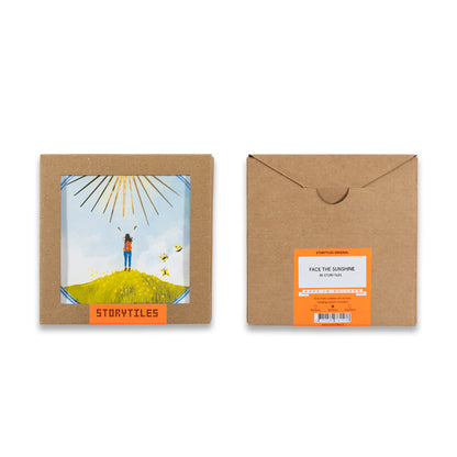 Voor- en achterkant van verpakking van tegel 'Face the sunshine'