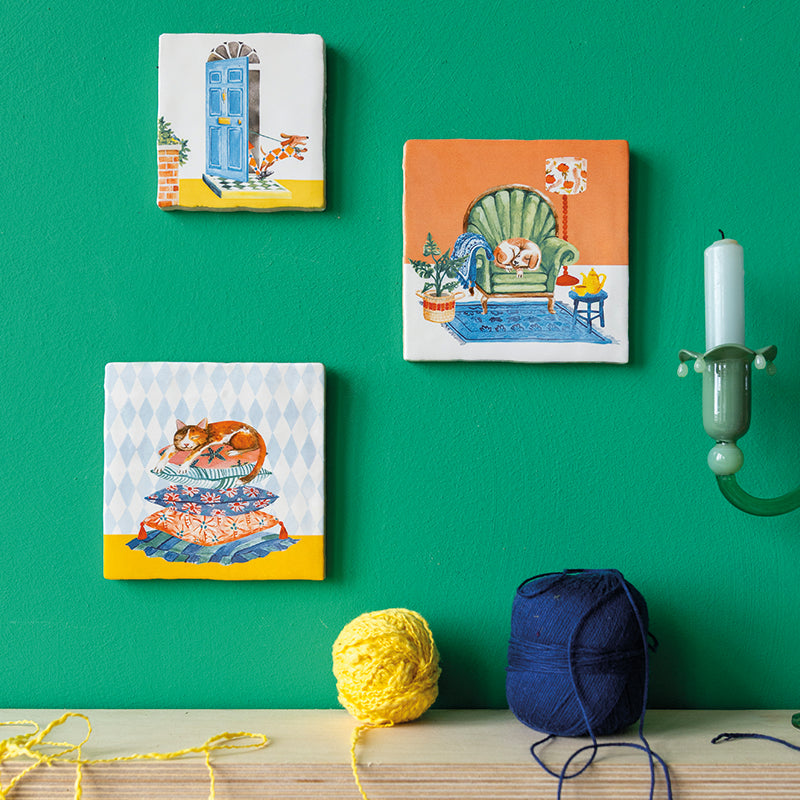 tegeltjes op een groene muur