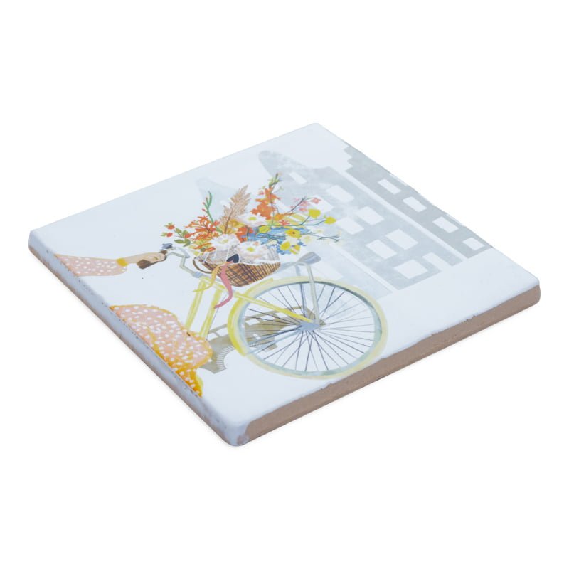 StoryTiles tegeltje met fiets, bloemen en grachtenpanden op de achtergrond